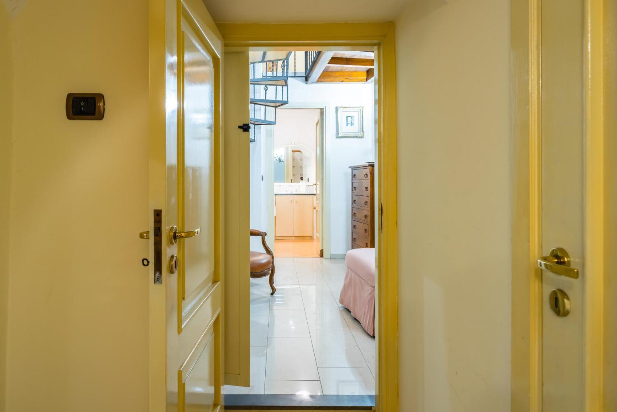 Homely By Wonderful Italy Apartment Naples