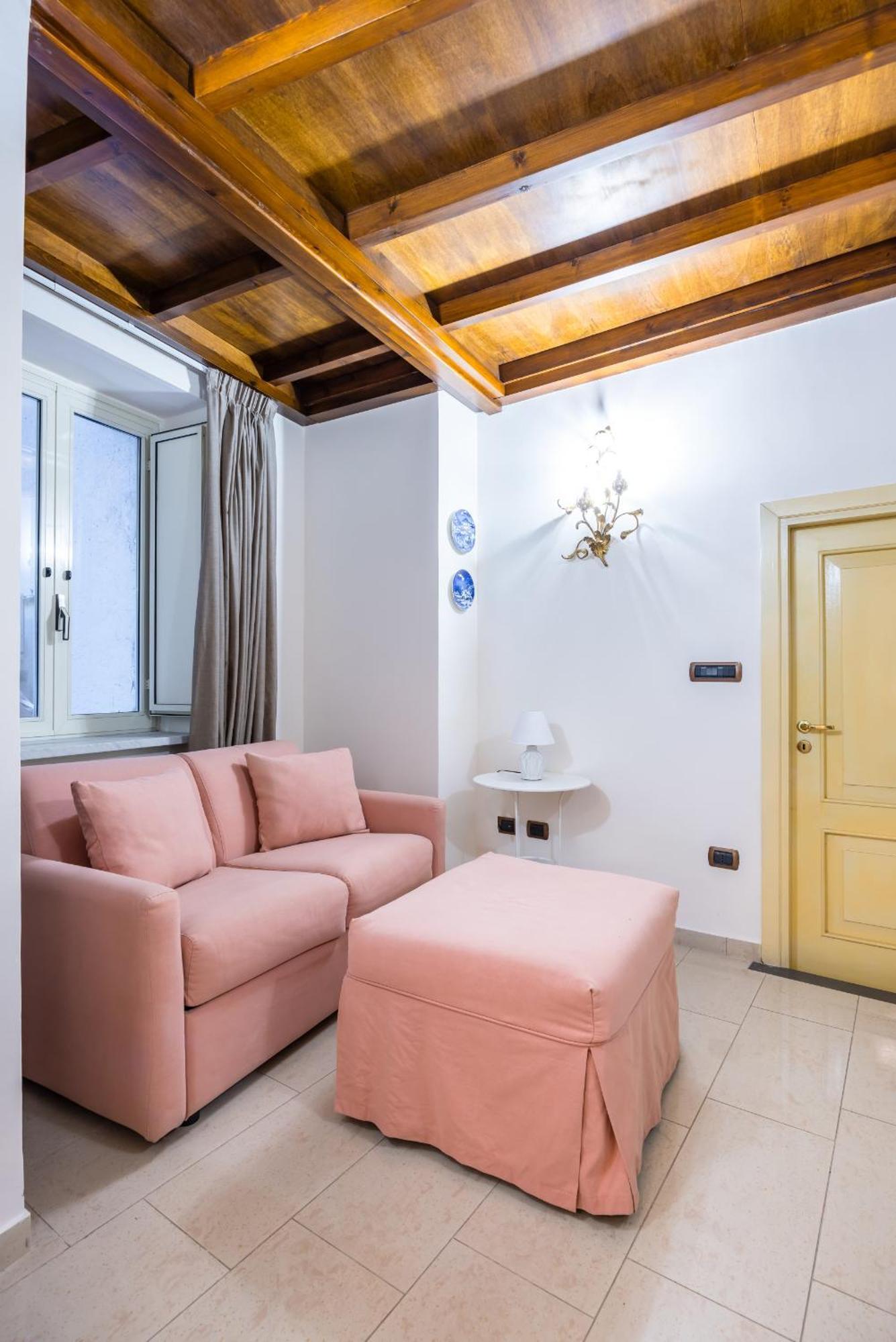 Homely By Wonderful Italy Apartment Naples